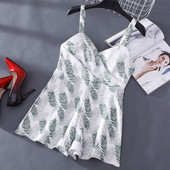 Salopeta scurta de dama cu model floral si bretele subtiri