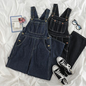 Ženski kombinezon od trapera - s džepovima i gumbima