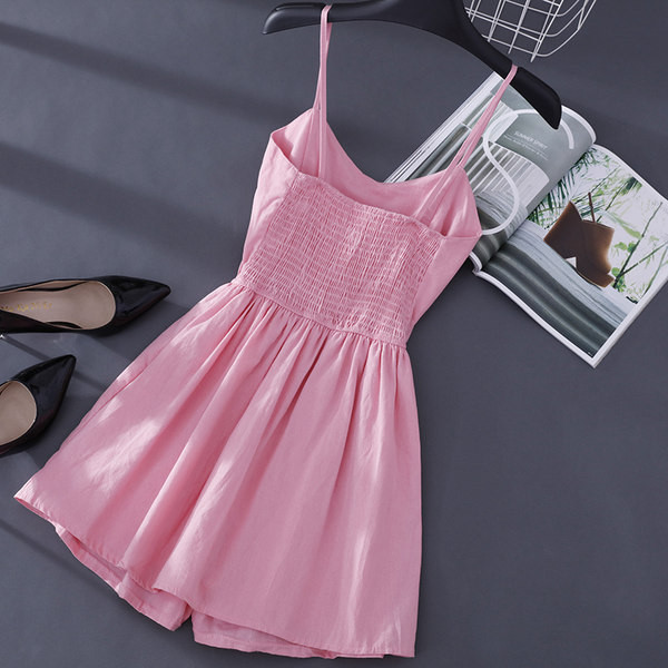 Salopeta scurta de dama cu nasturi si bretele subtiri