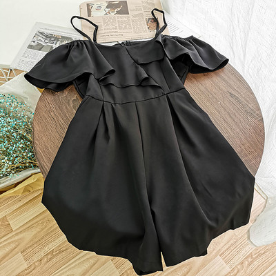 Salopeta dama cu bucle si bretele subtiri - model scurt