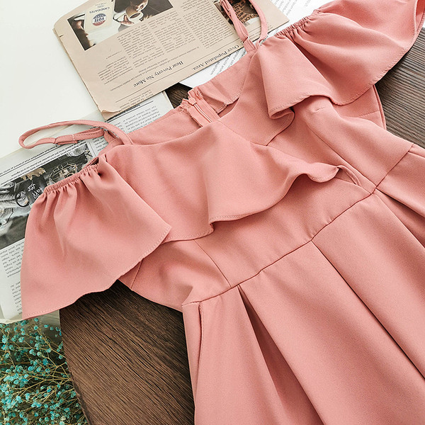 Salopeta dama cu bucle si bretele subtiri - model scurt