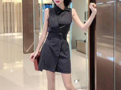 Novi model ženskog kratkog kombinezona sa džepovima