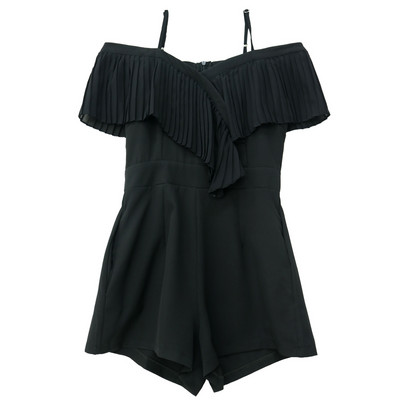 Salopetă scurtă de damă modernă, cu umerii goi și buzunare