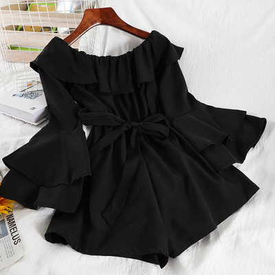 Salopetă scurtă de damă cu mâneci lotus și panglică