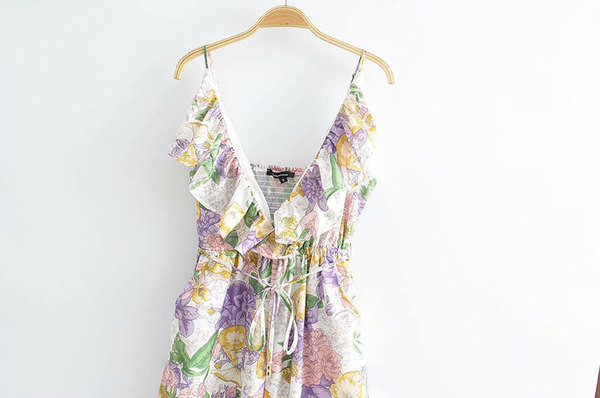 Salopeta de dama cu decolteu in V si bucle