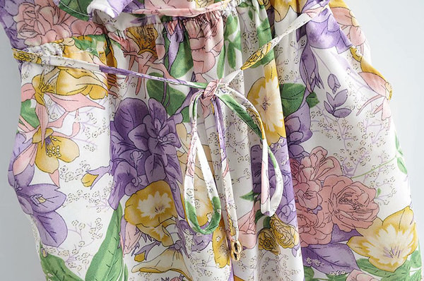 Salopeta de dama cu decolteu in V si bucle