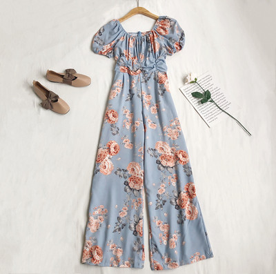 Γυναικεία μακρυμάνικη ολόσωμη φόρμα με λουλουδάτο μοτίβο και κοντά μανίκια