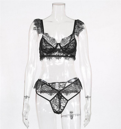 Set intim modern de sutien si tanga de dama cu dantela