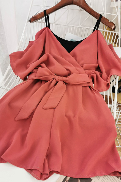 Kratki ženski kombinezon s trakom