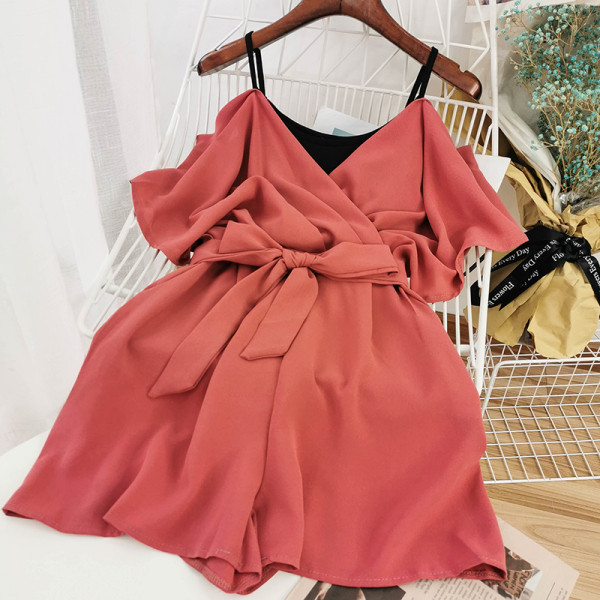 Kratki ženski kombinezon s trakom