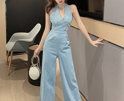 Salopetă de damă modernă din denim, cu decolteu spitz și umerii goi