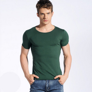 Ανδρικό μπλουζάκι νέο μοντέλο με στρογγυλή λαιμόκοψη και κοντά μανίκια