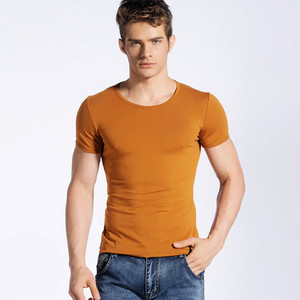 Ανδρικό μπλουζάκι νέο μοντέλο με στρογγυλή λαιμόκοψη και κοντά μανίκια