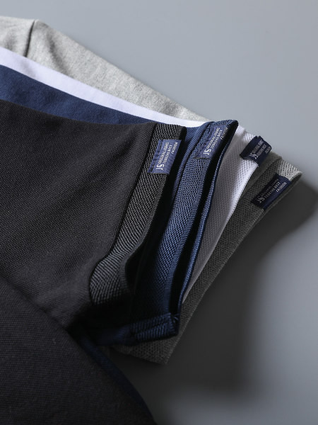 Ανδρική μπλούζα με κοντά μανίκια και κλασικό κολάρο