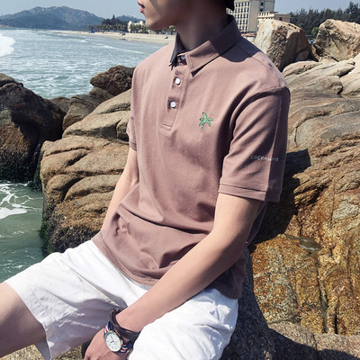 Tricou bărbătesc cu aplicație și mâneci scurte - mai multe modele