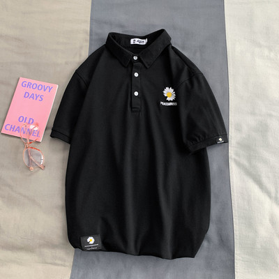 Tricou bărbătesc cu aplicație și mâneci scurte - mai multe modele