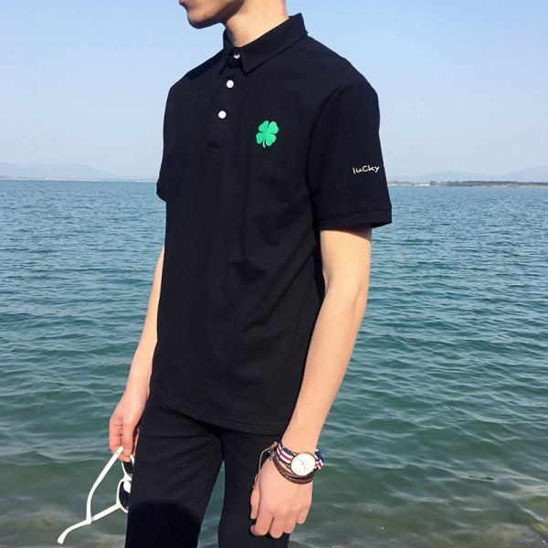 Tricou bărbătesc cu aplicație și mâneci scurte - mai multe modele