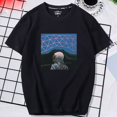 Ανδρικό μπλουζάκι με διάφορες εφαρμογές