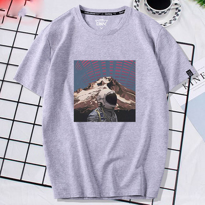 Ανδρικό μπλουζάκι με διάφορες εφαρμογές