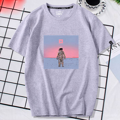 Ανδρικό μπλουζάκι με διάφορες εφαρμογές