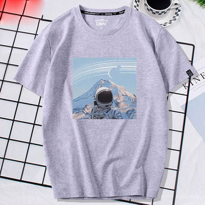 Ανδρικό μπλουζάκι με διάφορες εφαρμογές