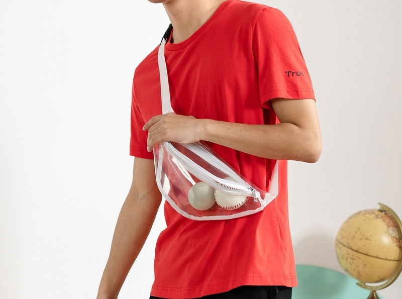 Ανδρική μονόχρωμη μπλούζα με κοντά μανίκια και οβάλ ντεκολτέ