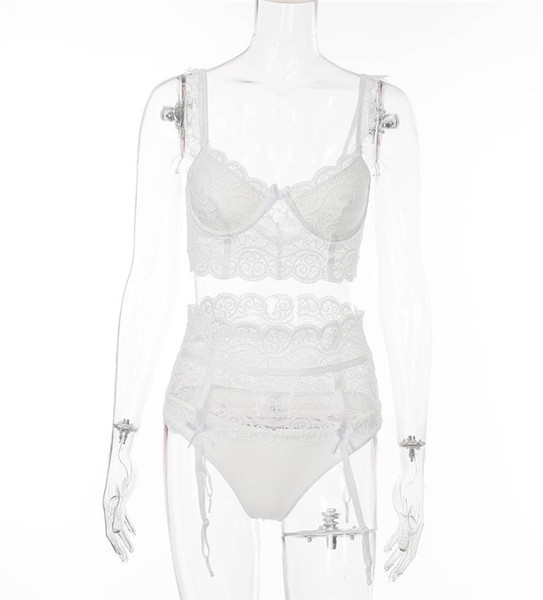 Μοντέρνο γυναικείο σετ εσώρουχων από δύο μέρη με δαντέλα