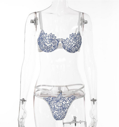 Κομψό γυναικείο σετ - στρινγκ και σουτιέν  