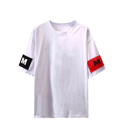 Tricou barbatesc cu decolteu rotund si aplicatie