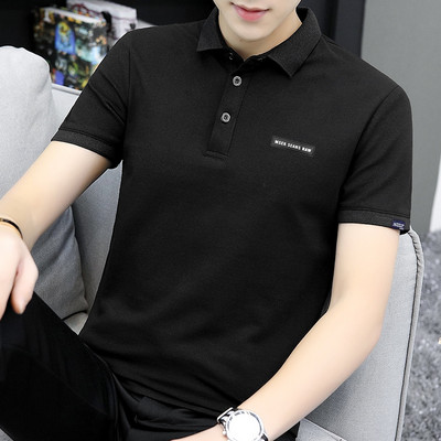 Ljetna pripijena bluza s klasičnom kragnom i amblemom