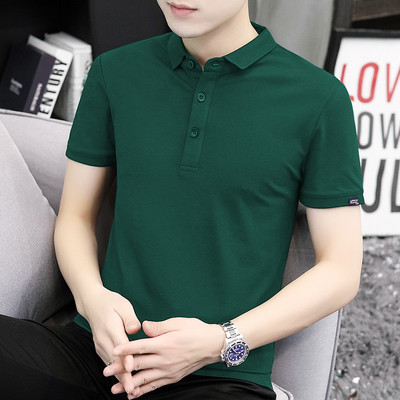 Ljetna pripijena bluza s klasičnom kragnom i amblemom