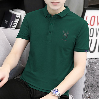 Ljetna pripijena bluza s klasičnom kragnom i amblemom