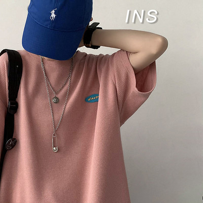 Ανδρικό φαρδύ μπλουζάκι με έμβλημα και οβάλ λαιμόκοψη