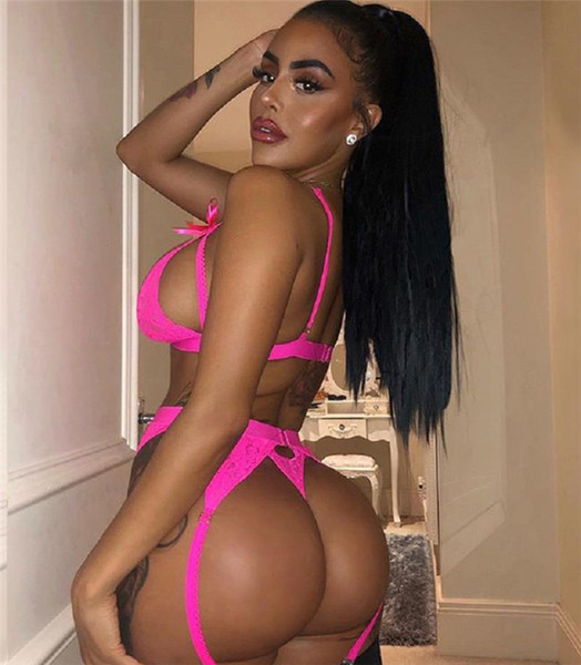 Κομψό γυναικείο σετ - στρινγκ και σουτιέν 