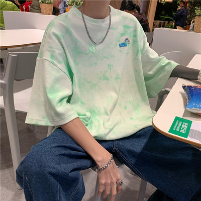 Široki model muške majice s ovalnim izrezom