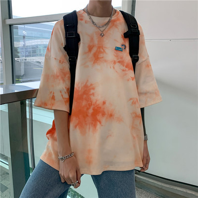 Široki model muške majice s ovalnim izrezom