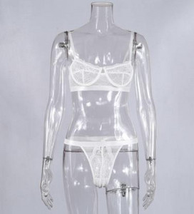 Κομψό γυναικείο σετ - στρινγκ και σουτιέν με δαντέλα