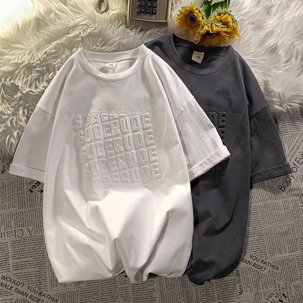 Tricou pentru bărbați cu inscripții și mâneci scurte