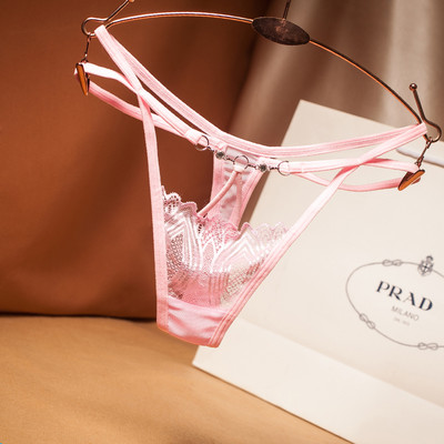 Tanga modernă de damă cu element metalic