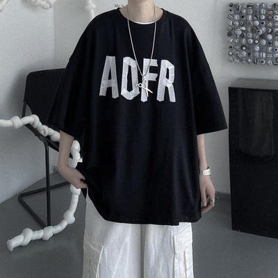 Tricou larg pentru bărbați cu inscripție și decolteu rotund