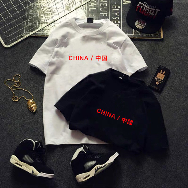 Novi model muške majice s printom i okruglim izrezom