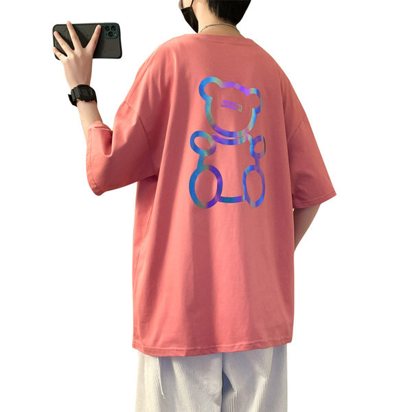 Tricou modern pentru bărbați cu aplicație și decolteu oval