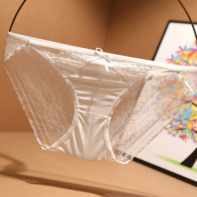 Bikini de damă de actualitate cu dantelă