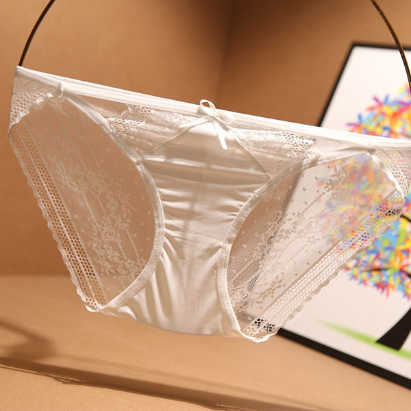 Bikini de damă de actualitate cu dantelă