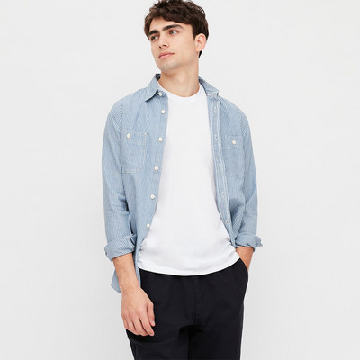 Tricou pentru bărbați cu decolteu oval și mâneci scurte