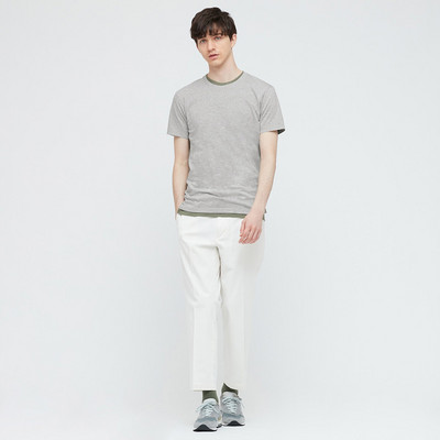 Tricou pentru bărbați cu decolteu oval și mâneci scurte