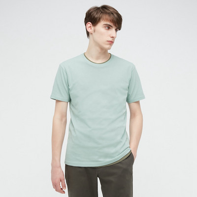 Tricou pentru bărbați cu decolteu oval și mâneci scurte