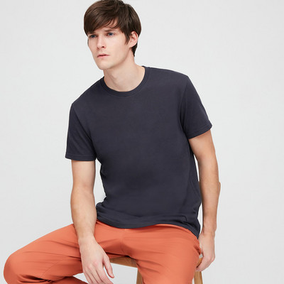 Tricou pentru bărbați cu decolteu oval și mâneci scurte