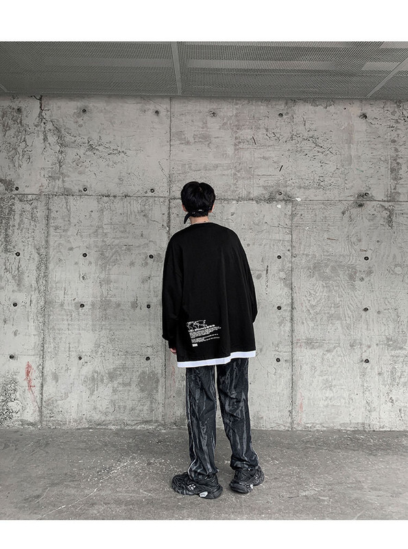 Bluză casual bărbătească cu aplicație și decolteu oval