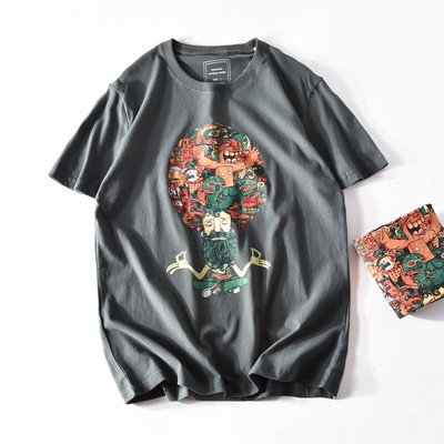 Tricou modern pentru bărbați cu decolteu oval și aplicație